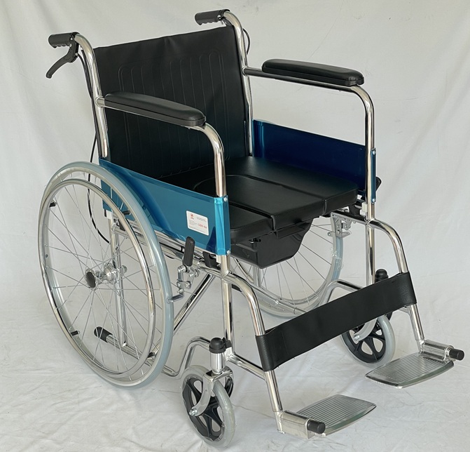 Xe lăn có bô vệ sinh GBM 064